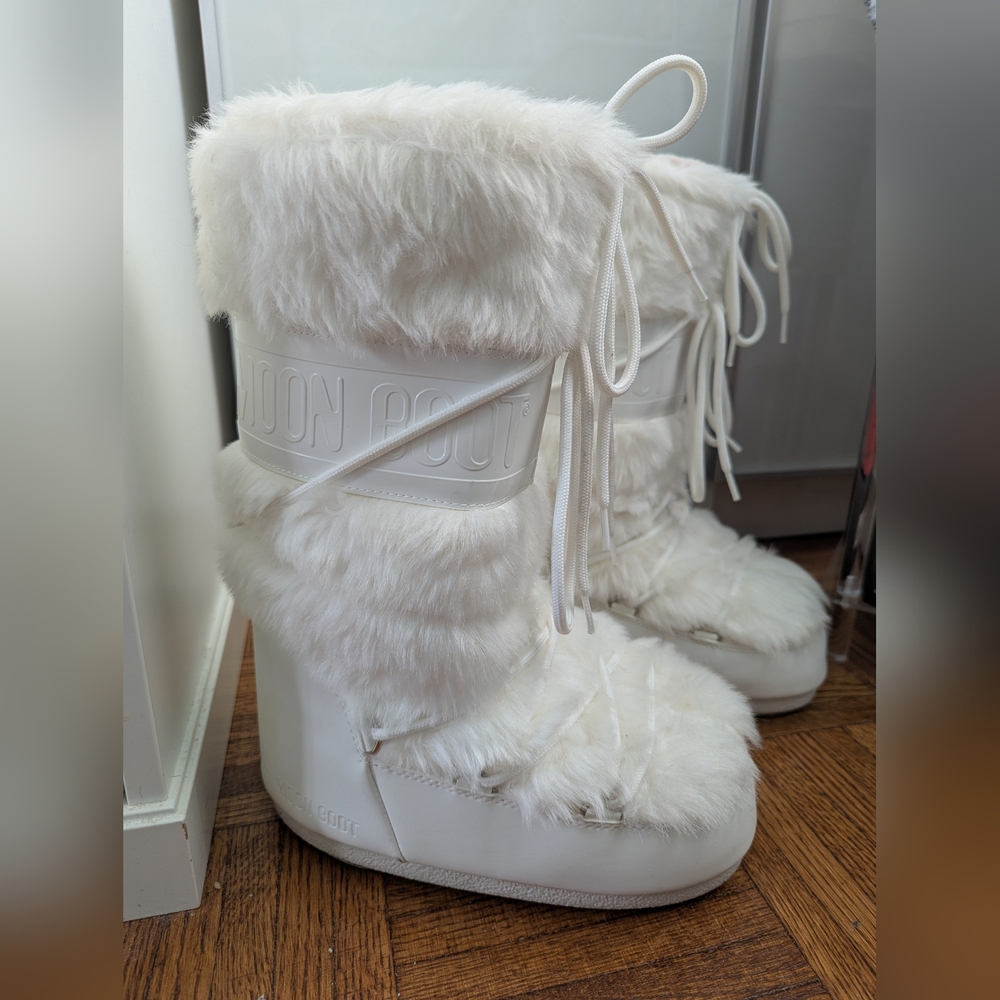 Moon Boot Women's White Fur Boots